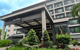 Hevea Hotel & Resort